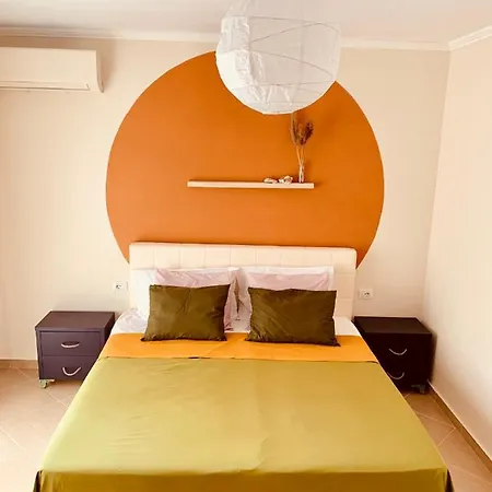 Family Tree -Water Available - Self Check In 24-7