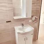Family Tree - Water Available - Self Check In 3* Golem (Tirana)