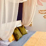 Hotel apartamentowy Family Tree - Water Available - Self Check In 3*