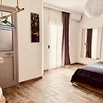 Hotel apartamentowy Family Tree - Water Available - Self Check In 3*