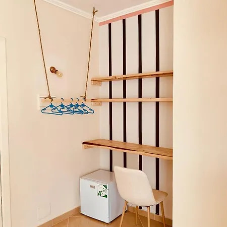 Family Tree - Water Available - Self Check In Hotel apartamentowy Golem (Tirana)