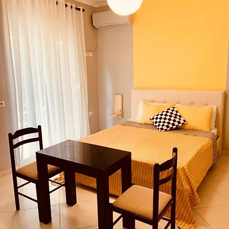 Aparthotel Family Tree - Water Available - Self Check In Golem (Tirana)