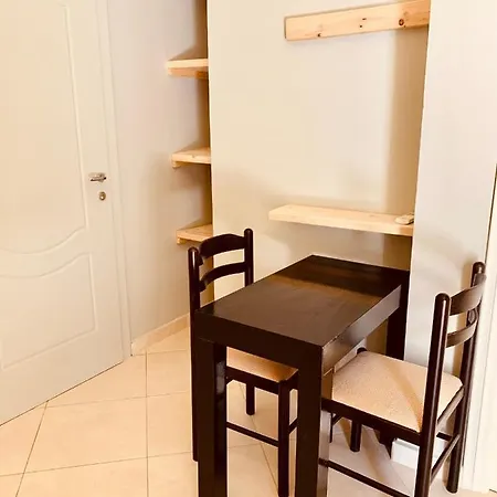 Hotel apartamentowy Family Tree - Water Available - Self Check In