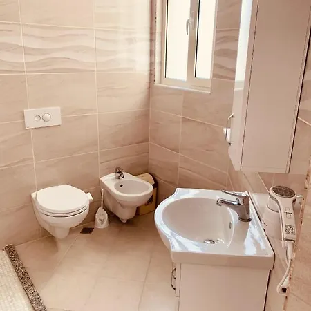 Family Tree - Water Available - Self Check In