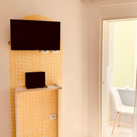 Family Tree - Water Available - Self Check In 3* Golem (Tirana)