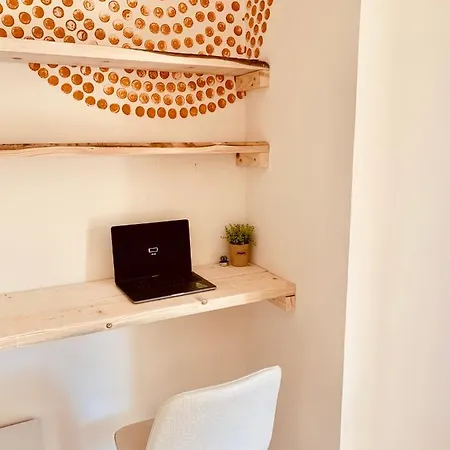 Family Tree - Water Available - Self Check In Aparthotel