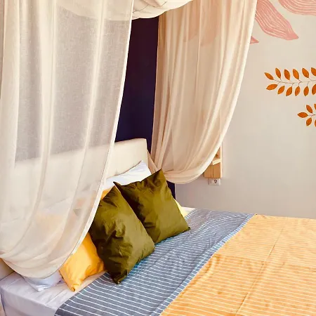 Hotel apartamentowy Family Tree - Water Available - Self Check In 3*