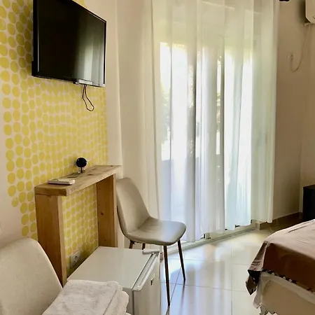 Family Tree - Quiet Area - Self Check In Golem (Tirana)