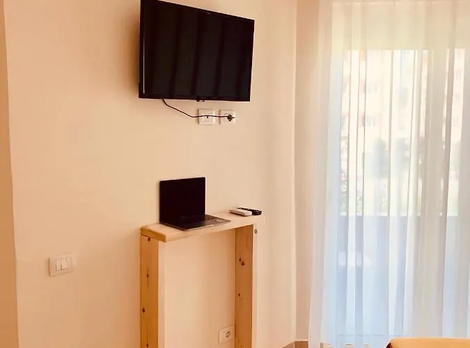 Family Tree - Water Available - Self Check In Aparthotel 3*